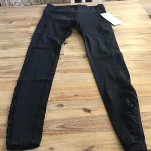Lululemon Speed Tigjt COZY size 6 leggings